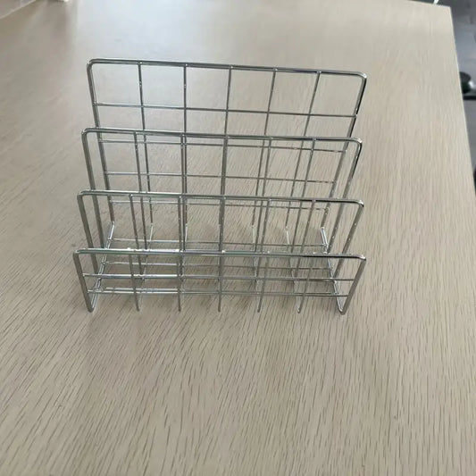 Étagère en métal moderne avec panier de rangement à 3 sections