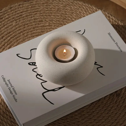 Porte-Bougie en Céramique Blanche à Motif Beignet