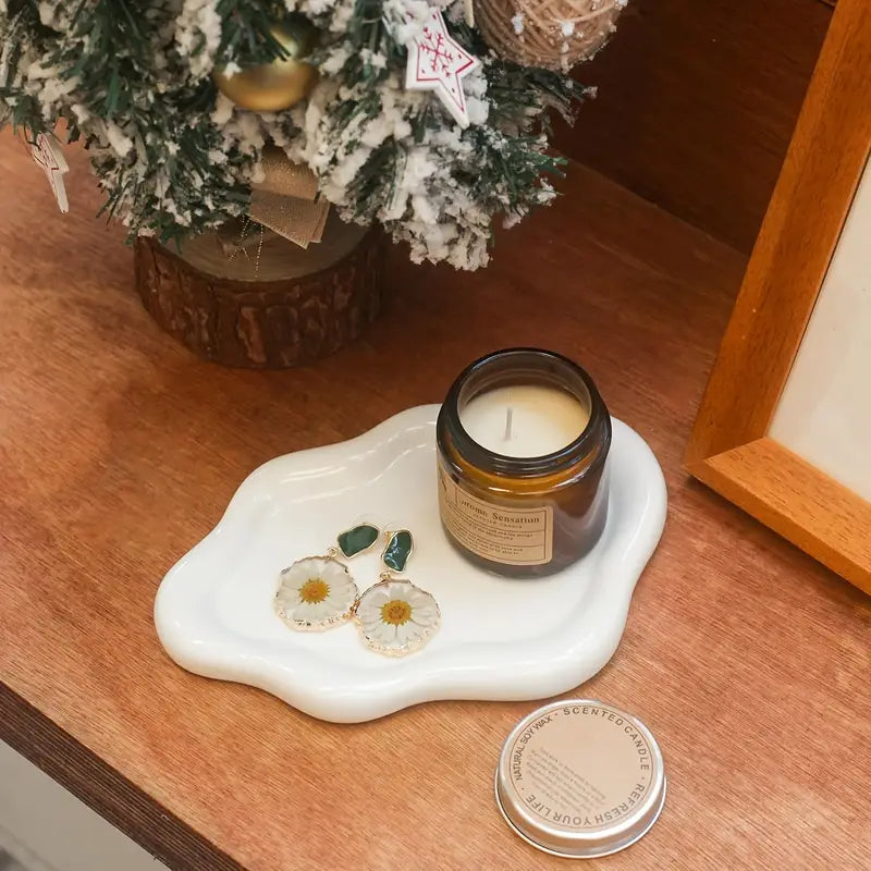 Élégant Plateau de Bijoux en Résine avec Design Floral